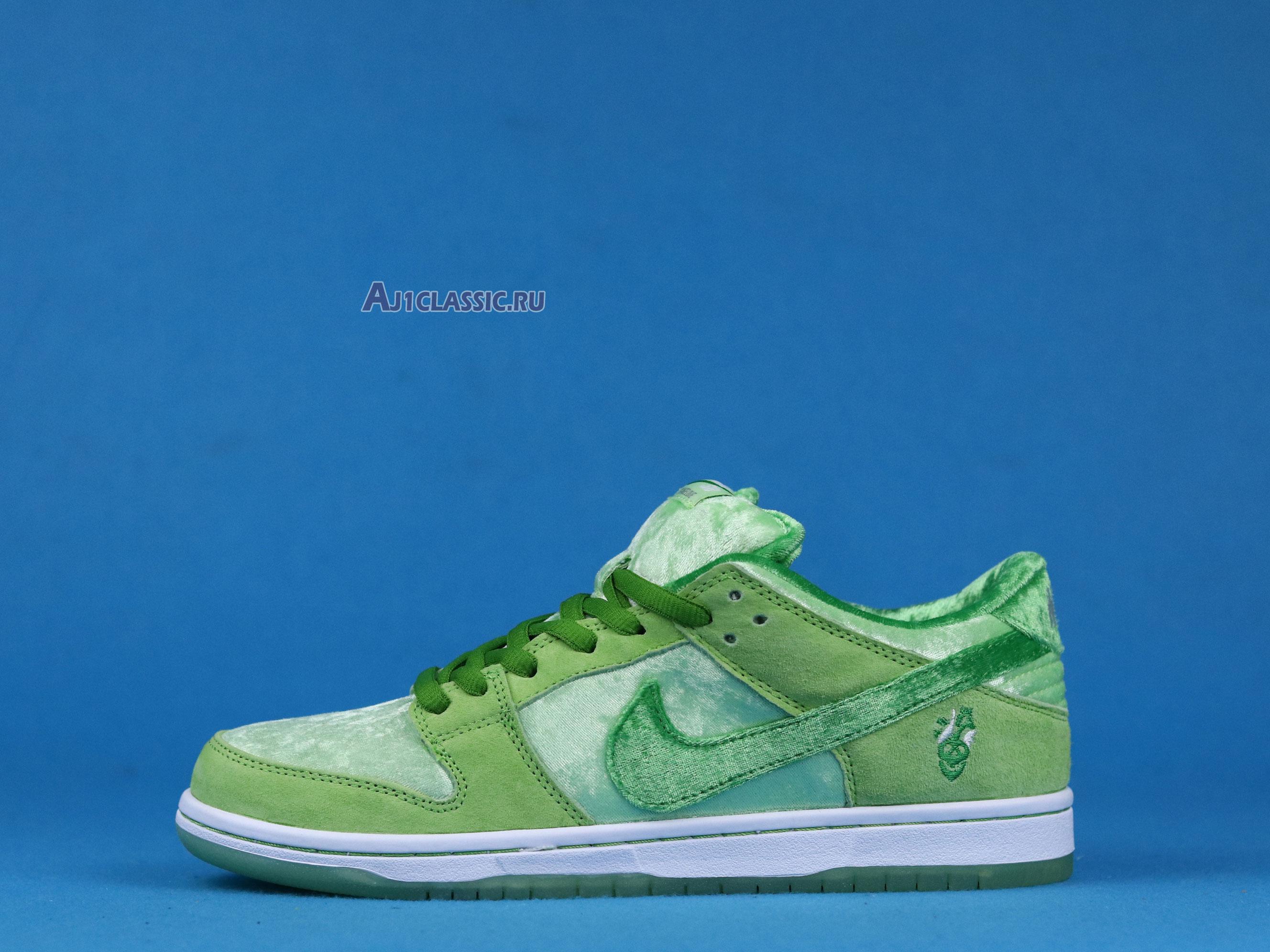 Nike StrangeLove x Dunk Low SB Green Beans Valentines Day CT2552-300 Green/White Sneakers