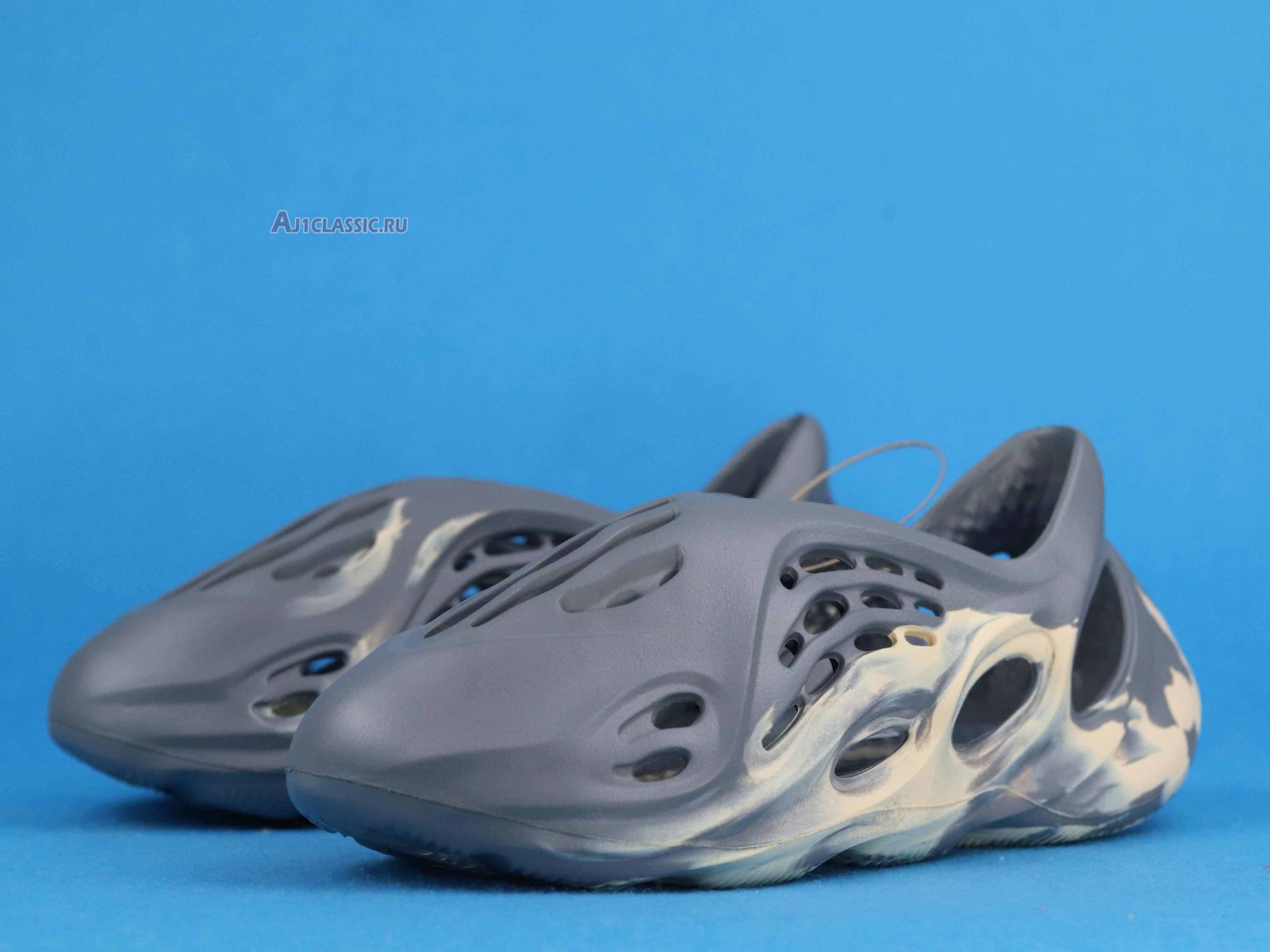 Adidas Yeezy Foam Runner "MXT Moon Grey" GV7904
