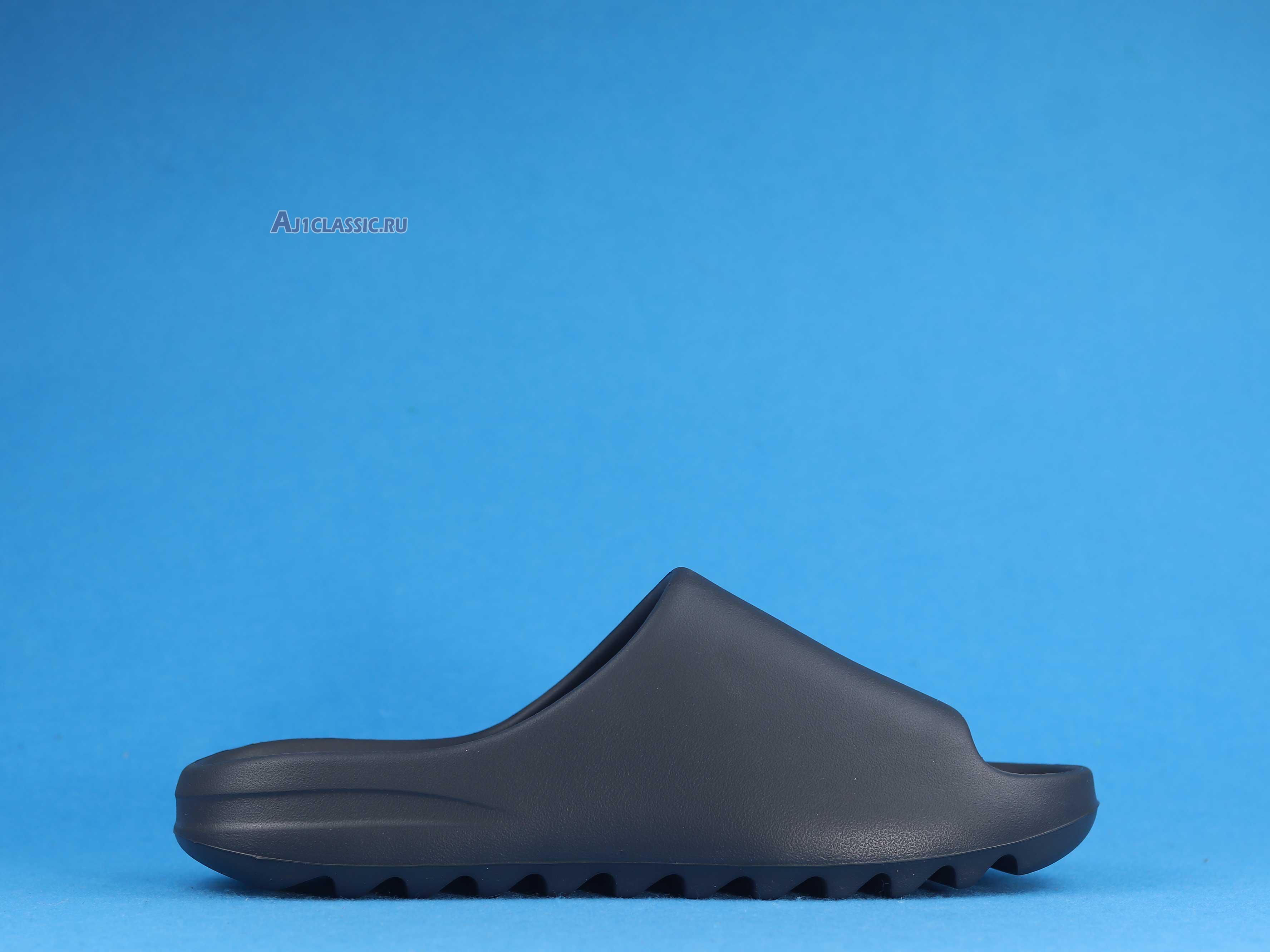 Adidas Yeezy Slide "Onyx" HQ6448