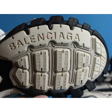 Balenciaga Track.2 Sneaker Beige Black 568614 W2GN3 8071 Beige/Black Sneakers