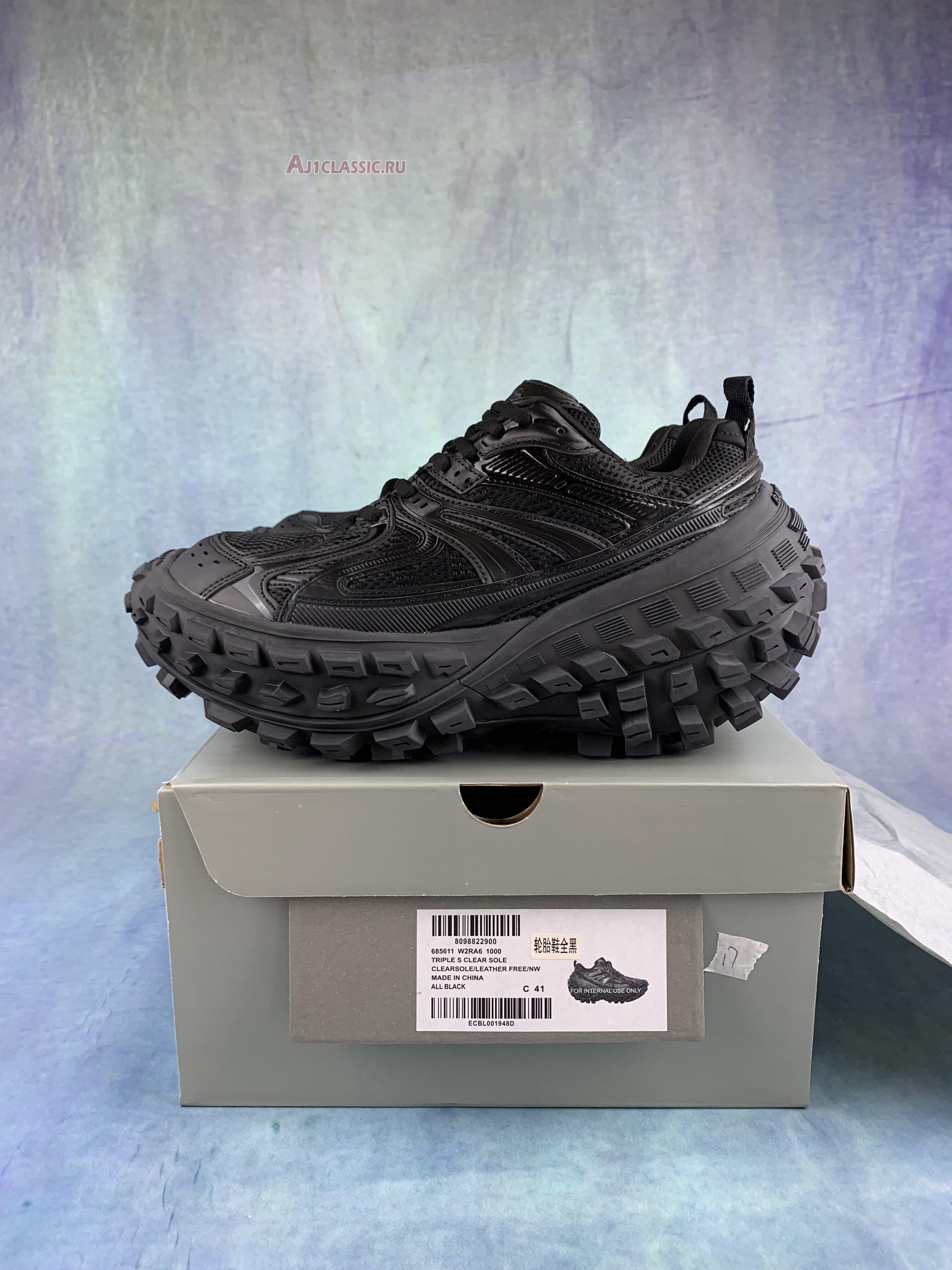 Balenciaga Defender Sneaker "Black" 685613 W2RA6 1000