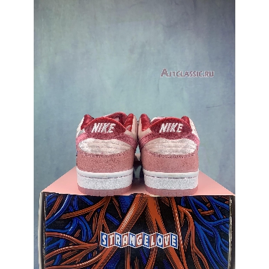 StrangeLove x Dunk Low SB Valentines Day CT2552-800-2 Bright Melon/Gym Red/Med Soft Pink Sneakers